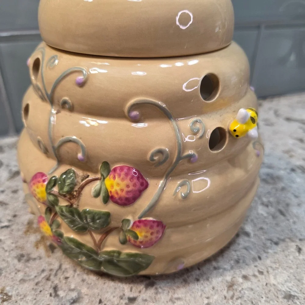 Vintage PartyLite Bee Hive Ceramic Wax Warmer Tea Light Holder Garden Bumble Bee